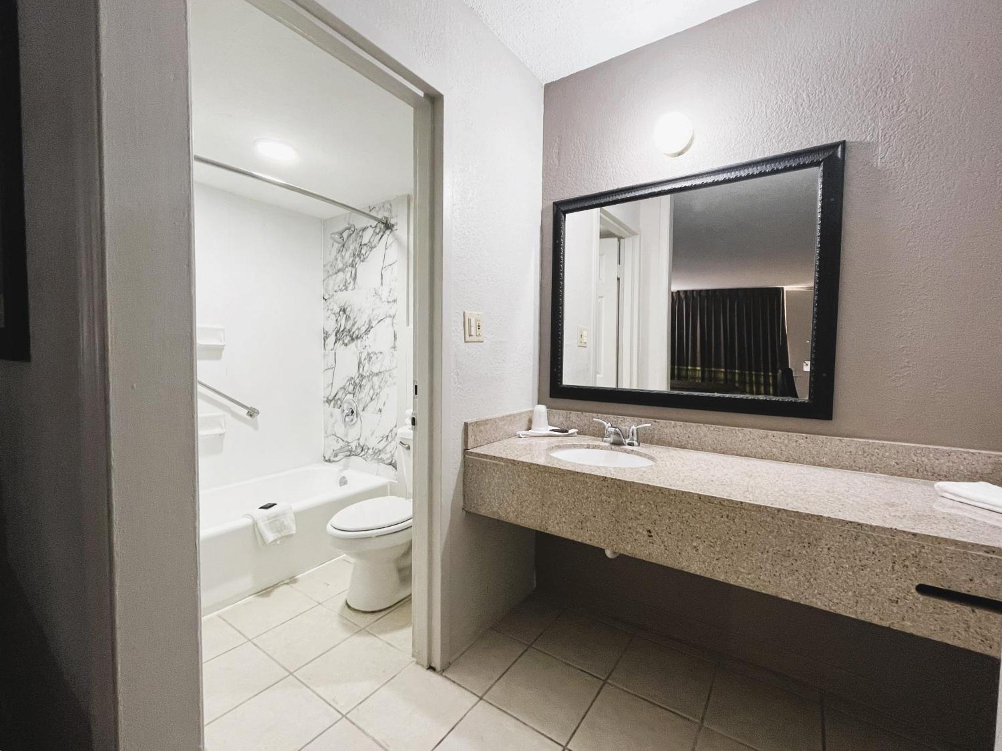 Budgetel Inn Phenix City Extérieur photo